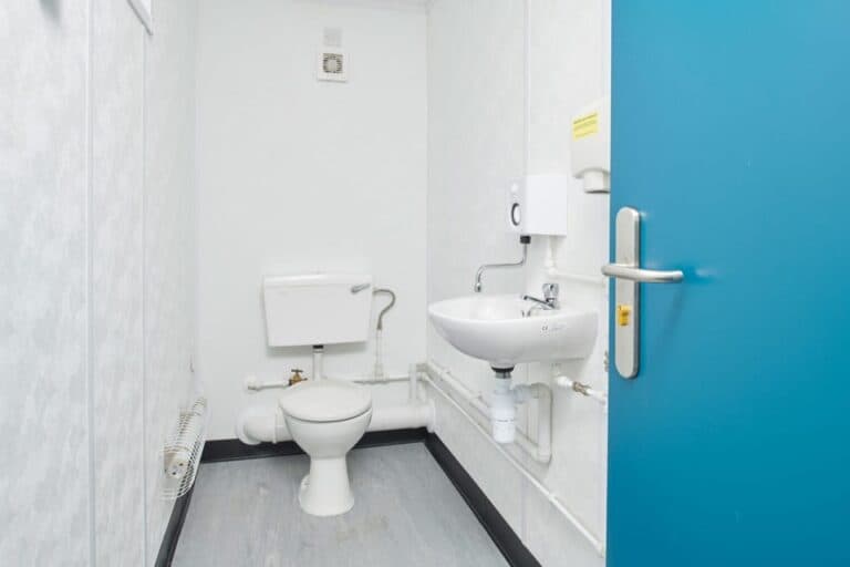 12Ft x 9Ft 2+1 Jackleg Toilet Cabin, photo 1